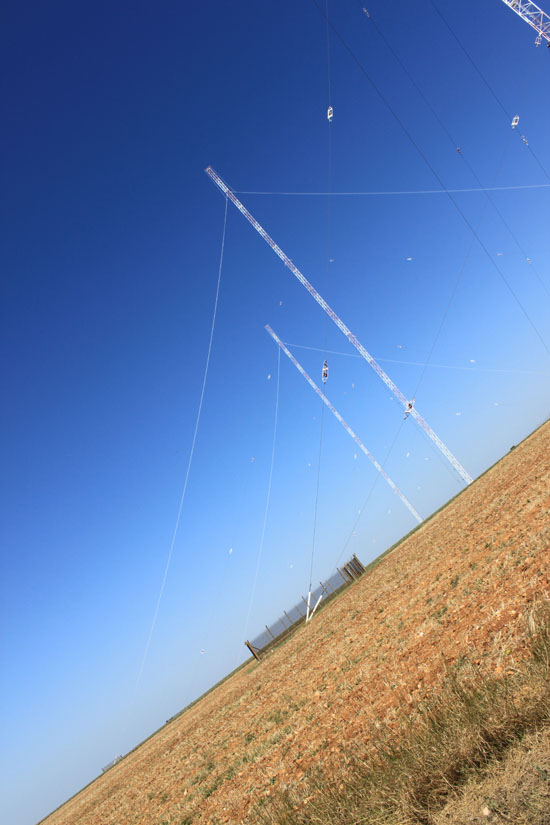 Antennes radio, seul vrai rappel de la société moderne.