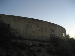 Maison circulaire du village des sables (Toreilles, France).